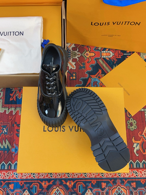 ルイヴィトン靴内部構造